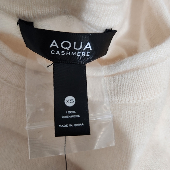 Aqua Cashmere incredible soft sweater - Picture 6 of 8
